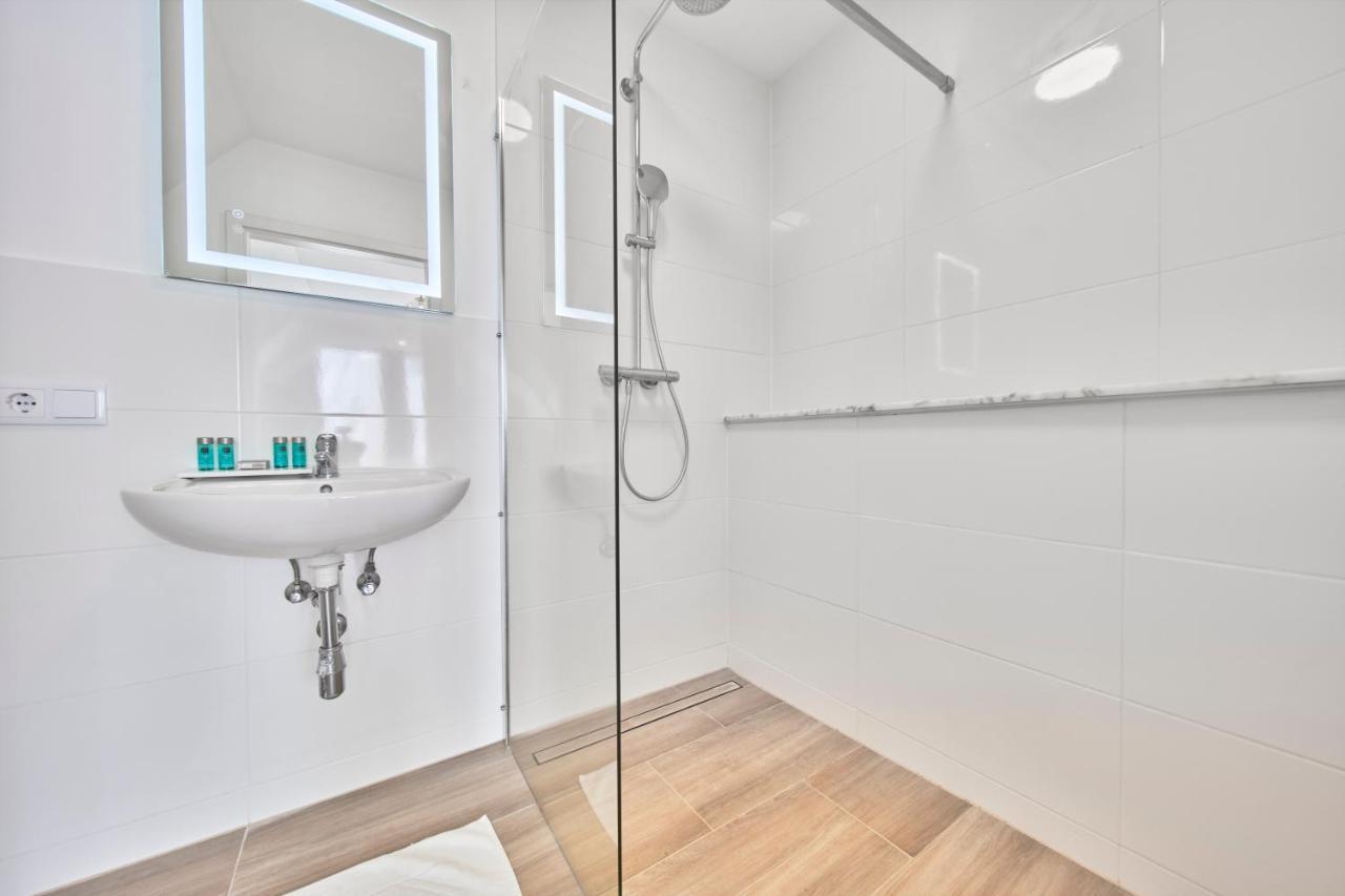 Smile Apartments "Weinhimmel" Кремс Стая снимка