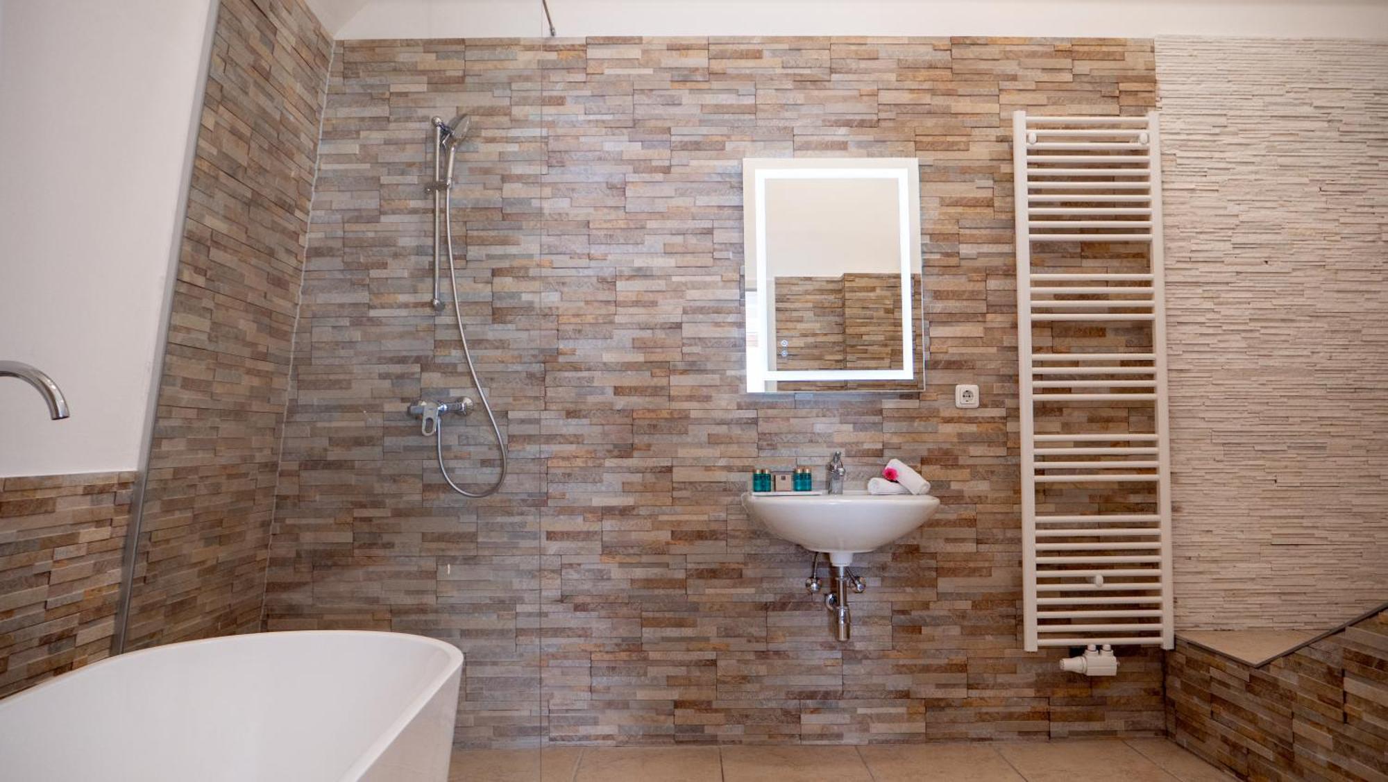 Smile Apartments "Weinhimmel" Кремс Екстериор снимка
